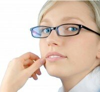 Mulheres tem mais dificuldade em admitir o uso de óculos